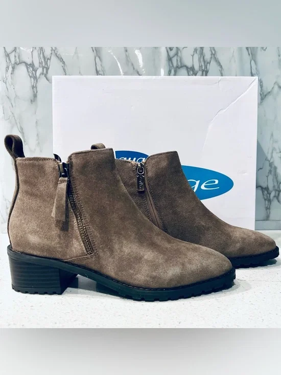 Aqua College Suede Side-Zip Ankle Boots NIB - Picture 2 of 9